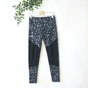 Under Armour Women's Black Speckle Fitted Athletic Pants M Medium